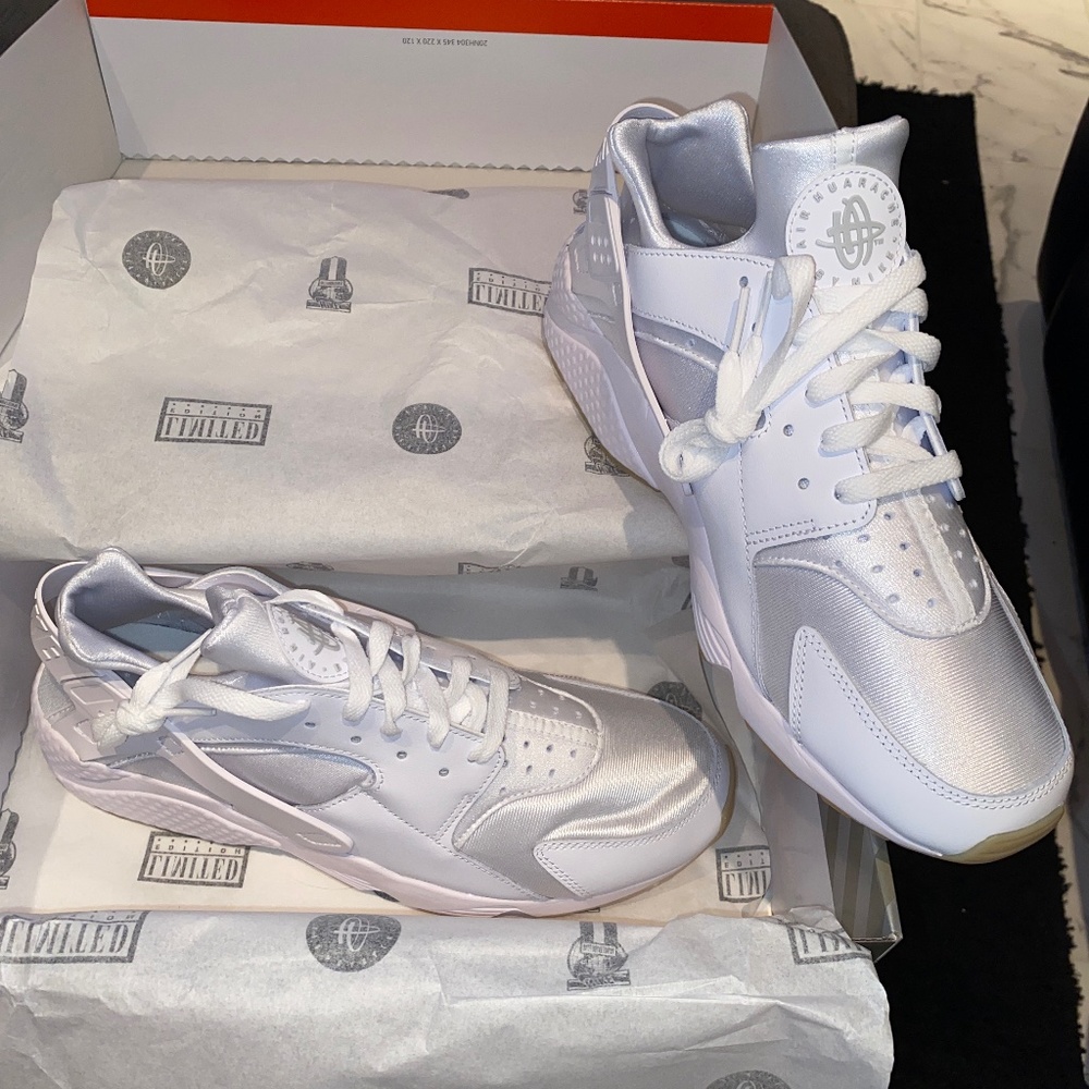 Brand new  Nike Air Huarache size 12